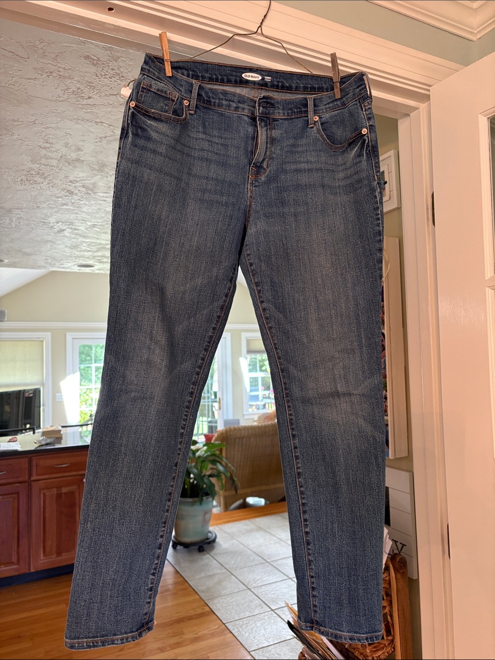 Old Navy Women’s Straight Leg Jeans in Dark Blue Wash